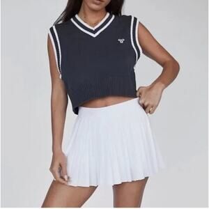 Aritzia Tna Marcy V-Neck Tennis Sweater Vest, Size M